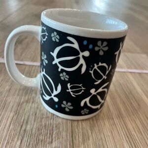 Honu Islanders Group Turtle Mug